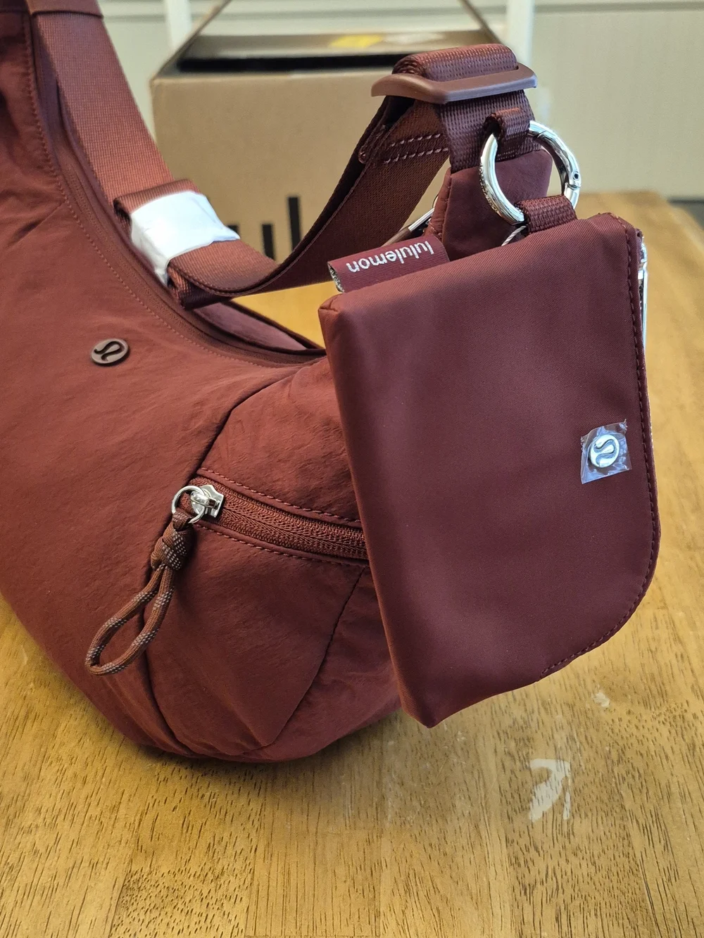 Lululemon SET Slouchy sling crossbody bag 6L & Clippable Wallet Cranberry Charm